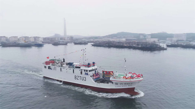 我國(guó)自主建造的首批兩艘大洋性玻璃鋼超低溫金槍魚延繩釣船隆興801和隆興802順利啟航，對(duì)于我國(guó)的玻璃鋼漁船產(chǎn)業(yè)化進(jìn)程具有里程碑式的重要而深遠(yuǎn)的意義。廣東博皓提供玻璃鋼船艇選材解決方案。